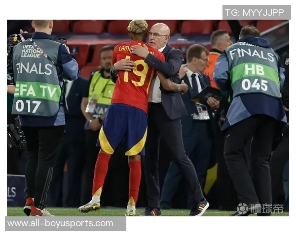 德科表示巴黎不需传统9号也能争冠续约现有球员等于引援新策略