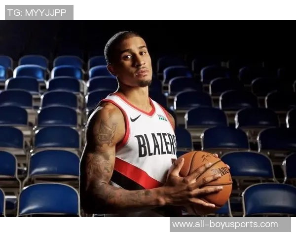 小佩顿称赞卢尼为球队心脏与灵魂十年陪伴成就辉煌历程