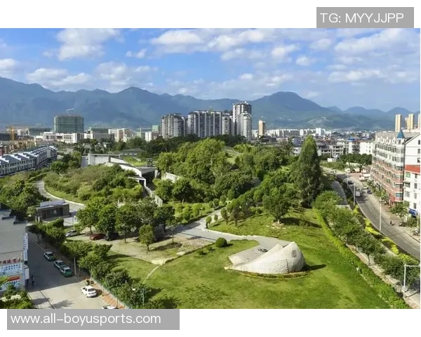 亚马尔社交媒体分享诺坎普夕阳美景预示着一个难忘的夜晚即将开启