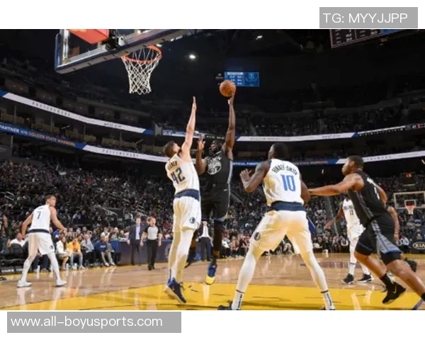 小卡表现低迷9投仅3中全场仅得10分正负值惨淡25