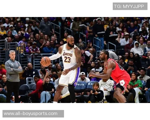 詹姆斯全能表现难挽球队颓势19投10中独砍29分却无力回天